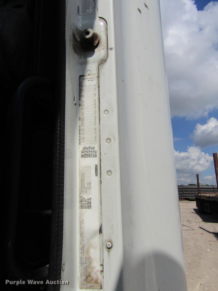 image for item DC7901 2007 Freightliner Columbia 120 semi truck