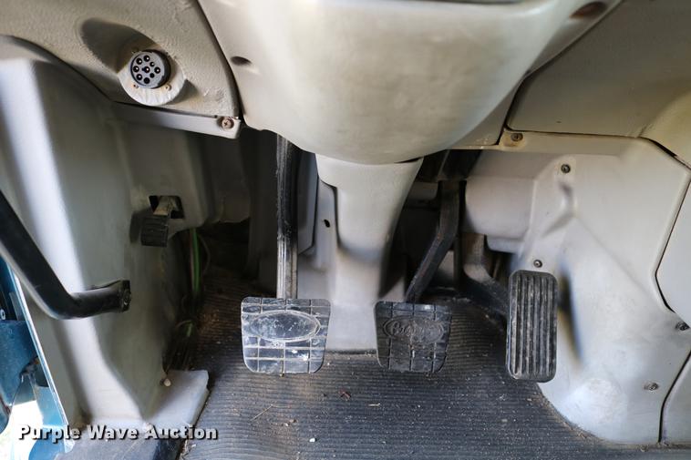 image for item DD4256 2006 Peterbilt 387 semi truck