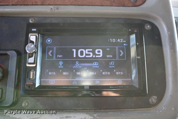 image for item DD4256 2006 Peterbilt 387 semi truck