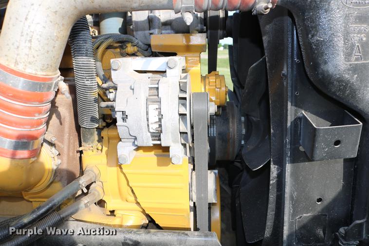 image for item DD4256 2006 Peterbilt 387 semi truck