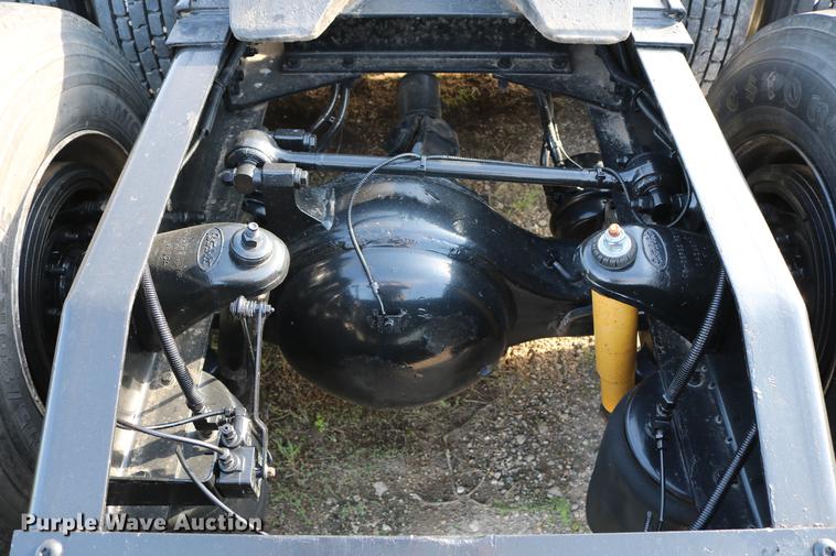 image for item DD4256 2006 Peterbilt 387 semi truck