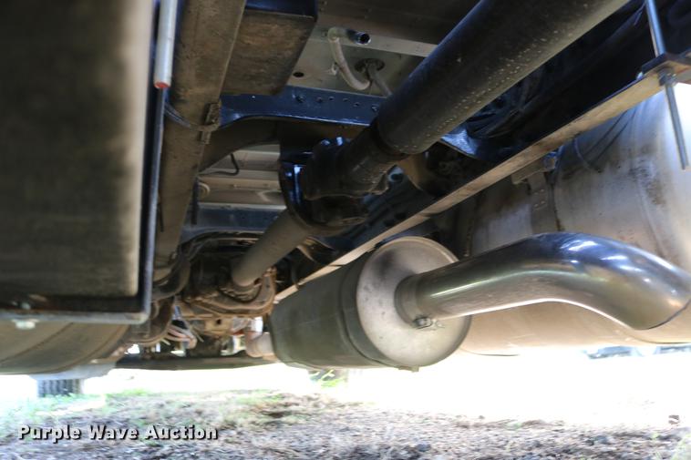 image for item DD4256 2006 Peterbilt 387 semi truck