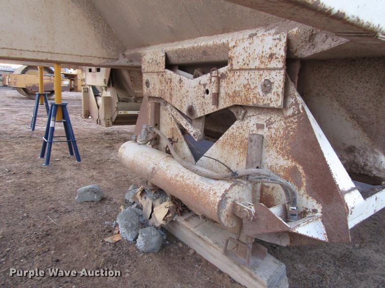 image for item DD4399 2009 Trailblazer bottom dump trailer