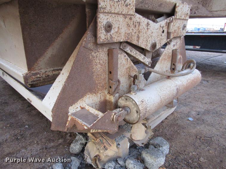 image for item DD4399 2009 Trailblazer bottom dump trailer