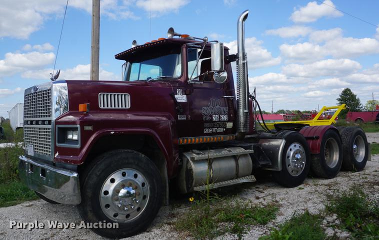 image for item DD6512 1988 Ford LTL9000 semi truck
