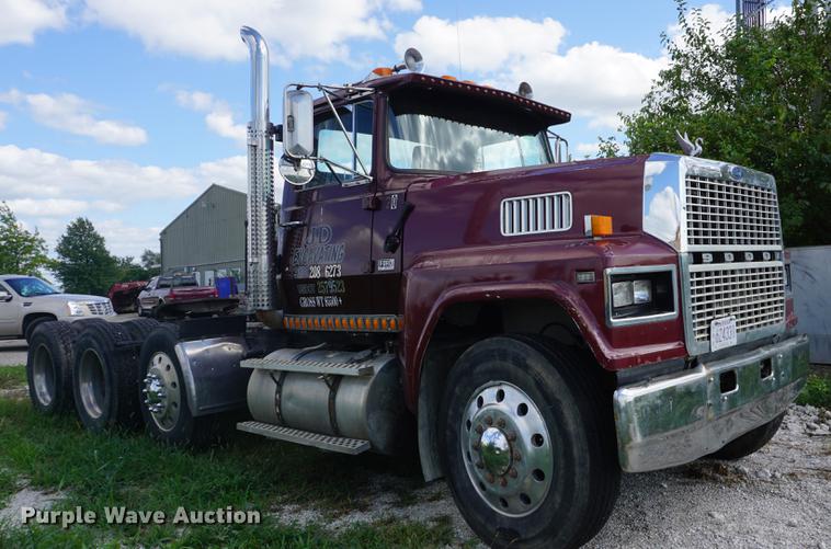 image for item DD6512 1988 Ford LTL9000 semi truck