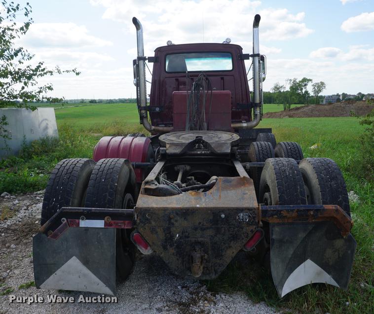 image for item DD6512 1988 Ford LTL9000 semi truck