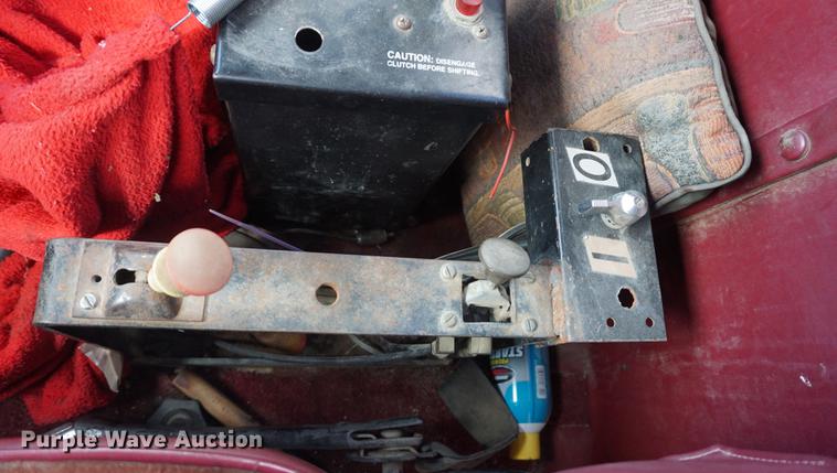 image for item DD6512 1988 Ford LTL9000 semi truck