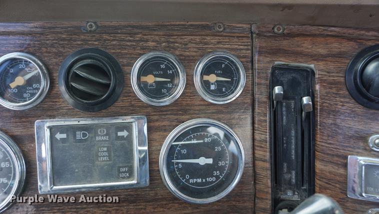 image for item DD6512 1988 Ford LTL9000 semi truck