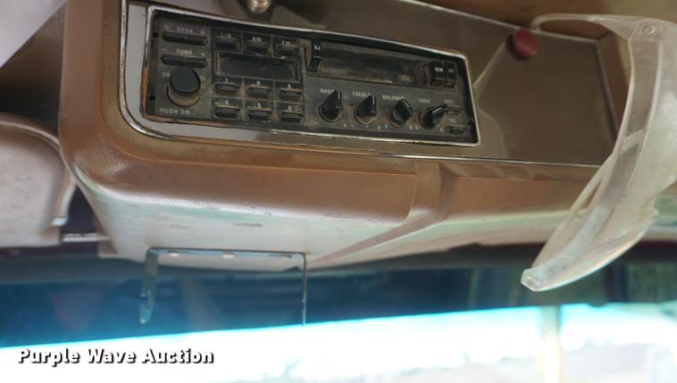 image for item DD6512 1988 Ford LTL9000 semi truck