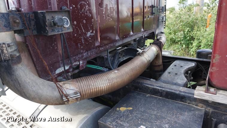 image for item DD6512 1988 Ford LTL9000 semi truck