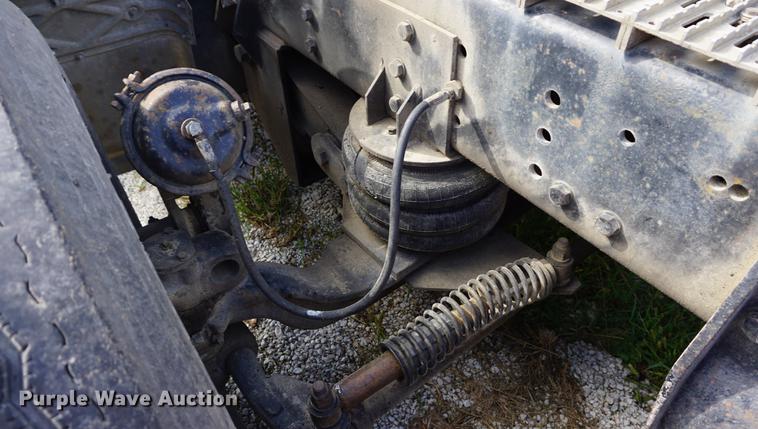 image for item DD6512 1988 Ford LTL9000 semi truck