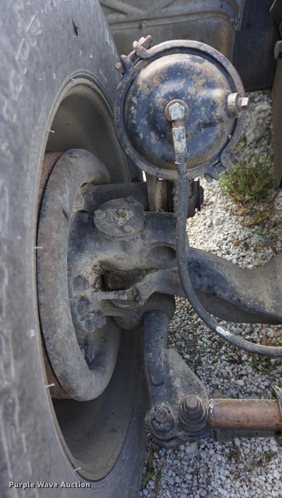 image for item DD6512 1988 Ford LTL9000 semi truck