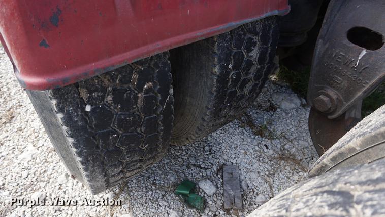 image for item DD6512 1988 Ford LTL9000 semi truck