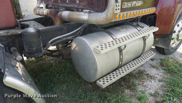 image for item DD6512 1988 Ford LTL9000 semi truck