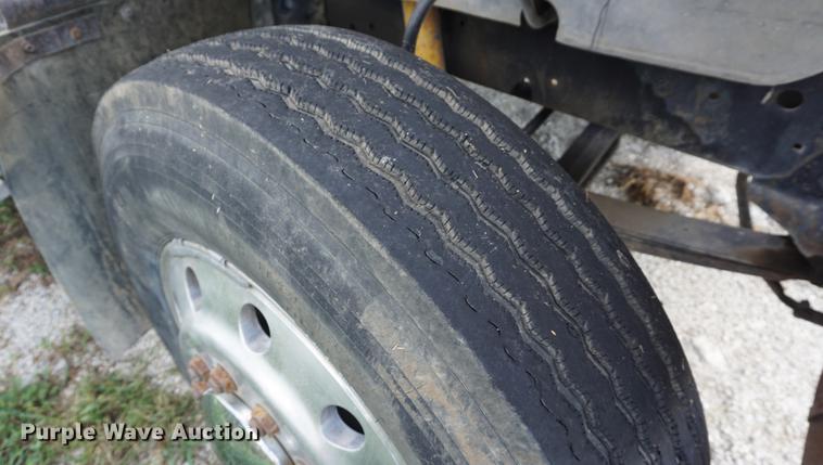 image for item DD6512 1988 Ford LTL9000 semi truck