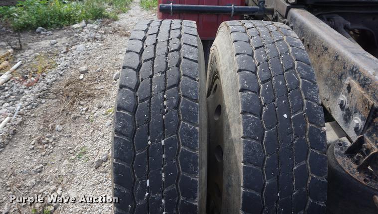 image for item DD6512 1988 Ford LTL9000 semi truck