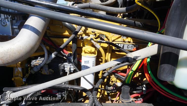 image for item DD6599 2003 Freightliner Columbia semi truck