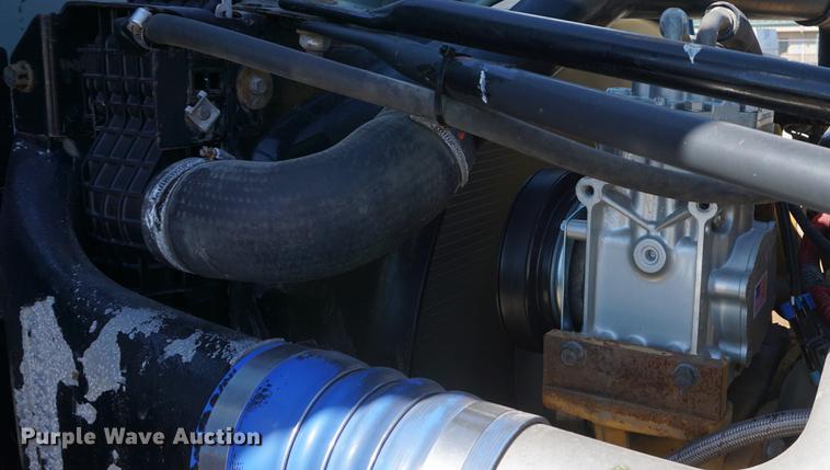 image for item DD6599 2003 Freightliner Columbia semi truck