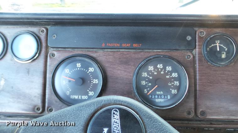 image for item DE4896 1990 Freightliner FLD semi truck