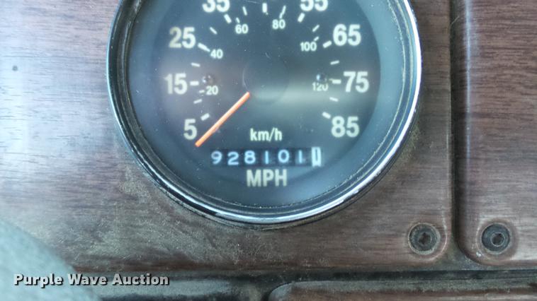 image for item DE4896 1990 Freightliner FLD semi truck