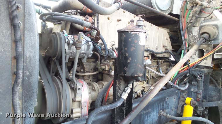 image for item DE4896 1990 Freightliner FLD semi truck