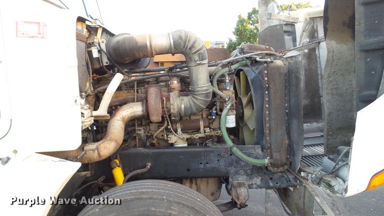 image for item DE4896 1990 Freightliner FLD semi truck