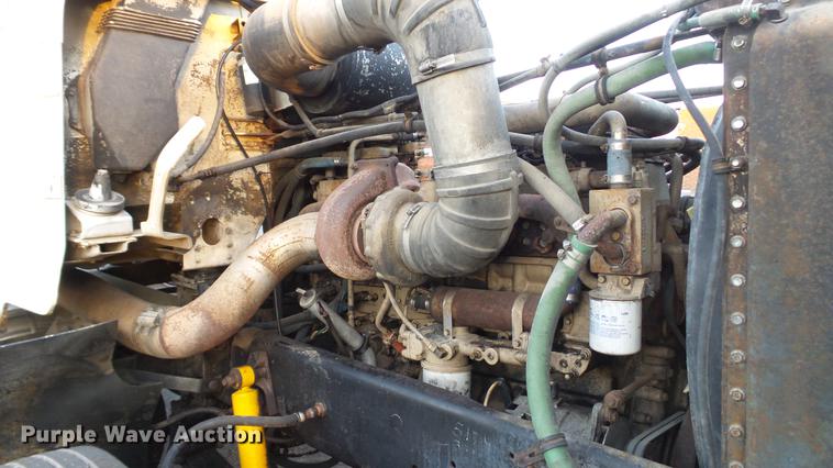 image for item DE4896 1990 Freightliner FLD semi truck