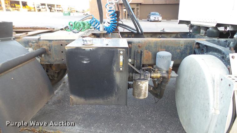 image for item DE4896 1990 Freightliner FLD semi truck