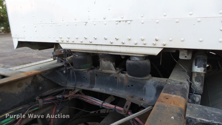 image for item DE4896 1990 Freightliner FLD semi truck