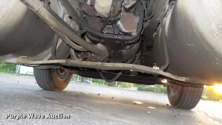 image for item DE4896 1990 Freightliner FLD semi truck