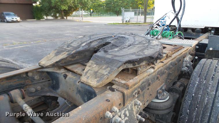 image for item DE4896 1990 Freightliner FLD semi truck