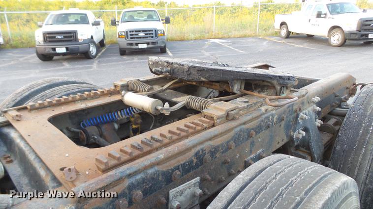 image for item DE4896 1990 Freightliner FLD semi truck