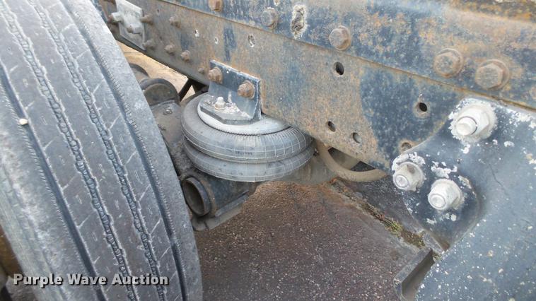 image for item DE4896 1990 Freightliner FLD semi truck