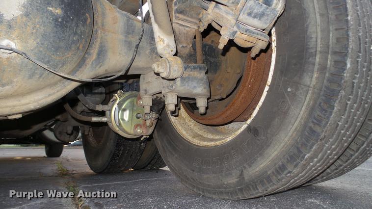 image for item DE4896 1990 Freightliner FLD semi truck