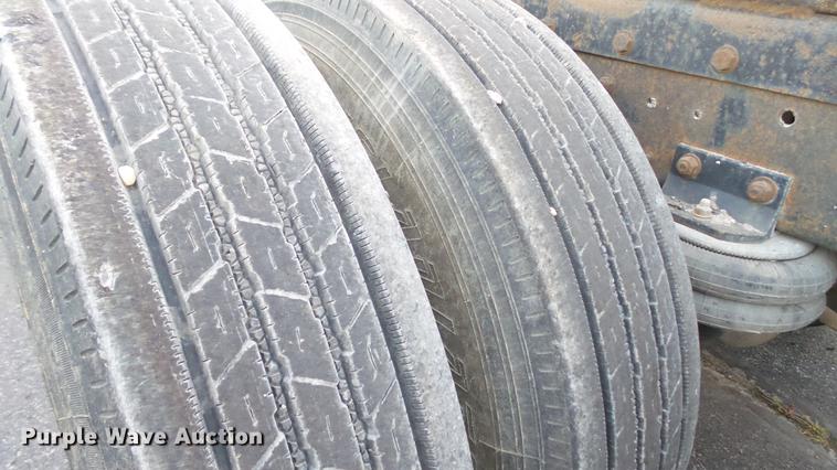 image for item DE4896 1990 Freightliner FLD semi truck