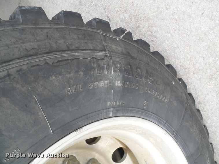 image for item DE5271 2005 International 9200i semi truck