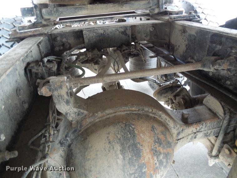 image for item DE5271 2005 International 9200i semi truck