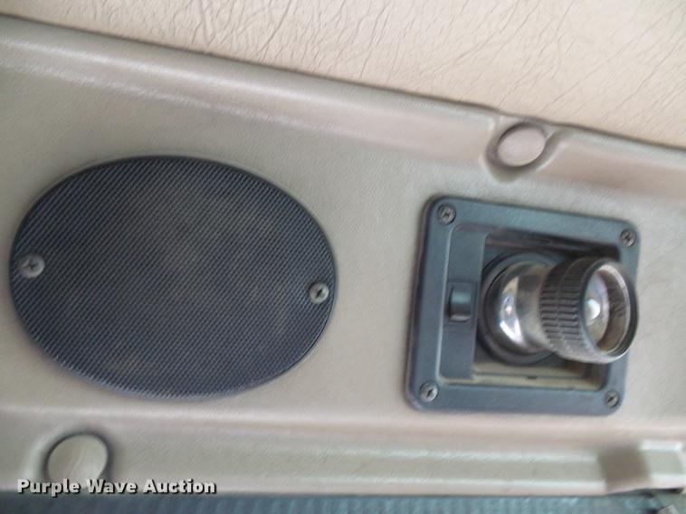 image for item DE5271 2005 International 9200i semi truck