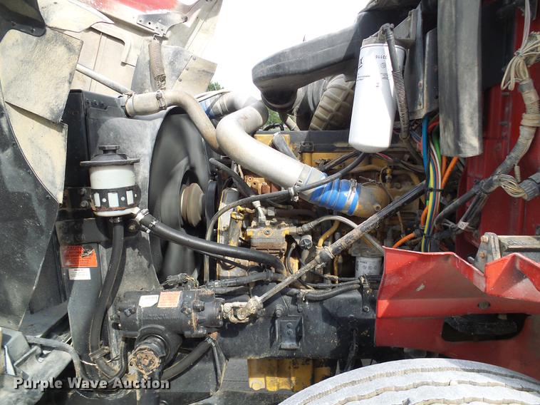 image for item DE5271 2005 International 9200i semi truck