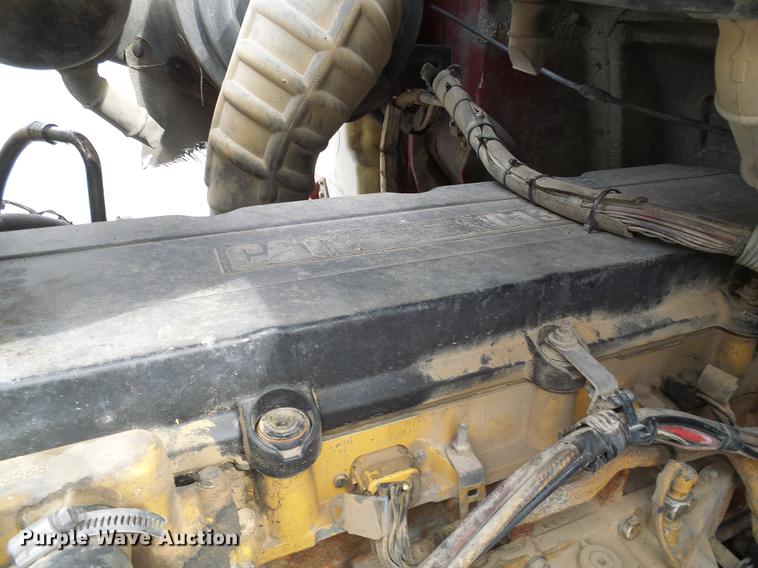 image for item DE5271 2005 International 9200i semi truck