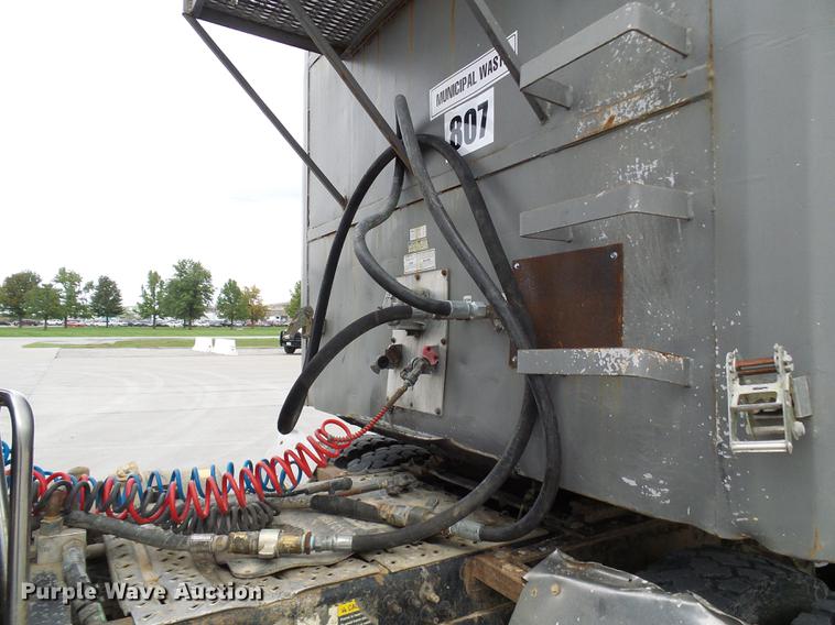 image for item DE5273 2005 Manac 32645000 live bottom trailer