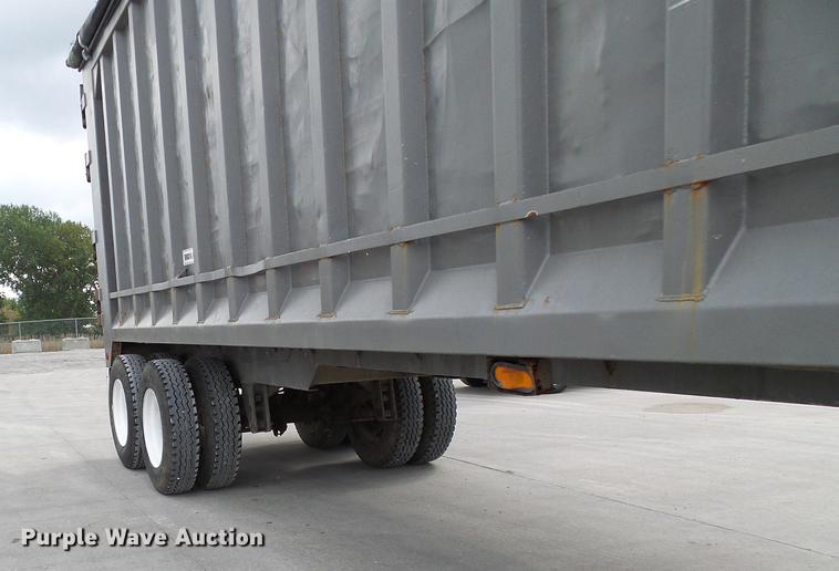 image for item DE5273 2005 Manac 32645000 live bottom trailer