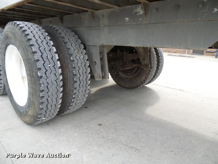 image for item DE5273 2005 Manac 32645000 live bottom trailer