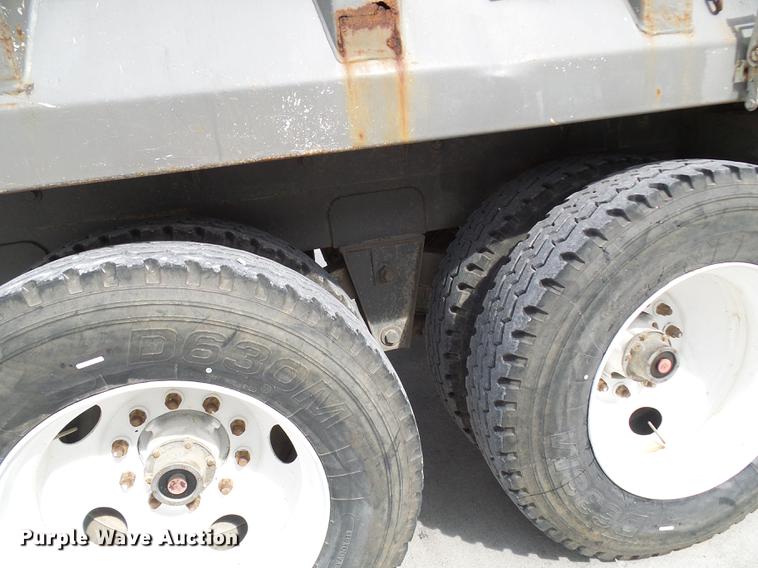 image for item DE5273 2005 Manac 32645000 live bottom trailer