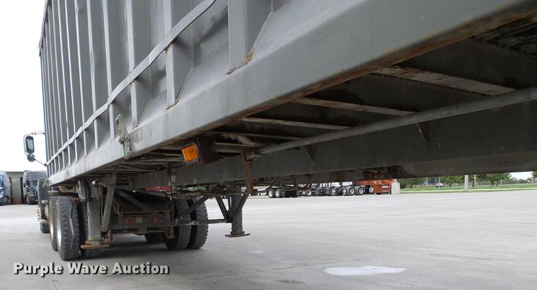 image for item DE5273 2005 Manac 32645000 live bottom trailer