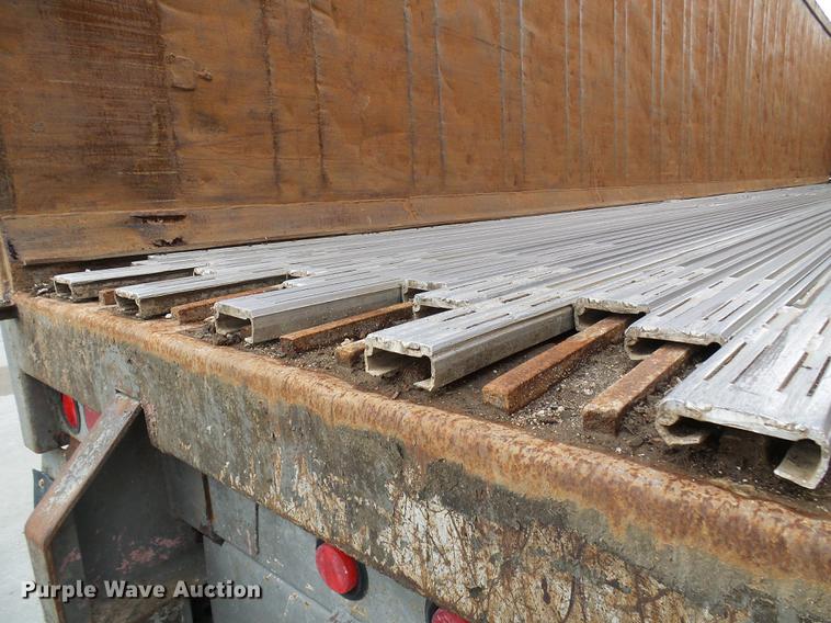 image for item DE5273 2005 Manac 32645000 live bottom trailer