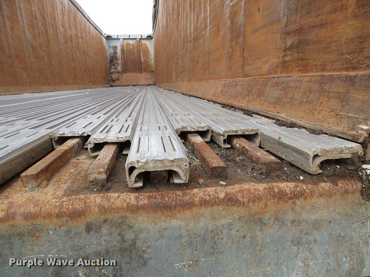 image for item DE5273 2005 Manac 32645000 live bottom trailer