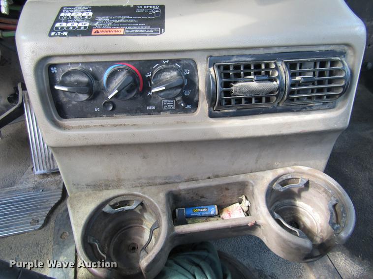 image for item DE5858 2007 Mack CXN613 semi truck