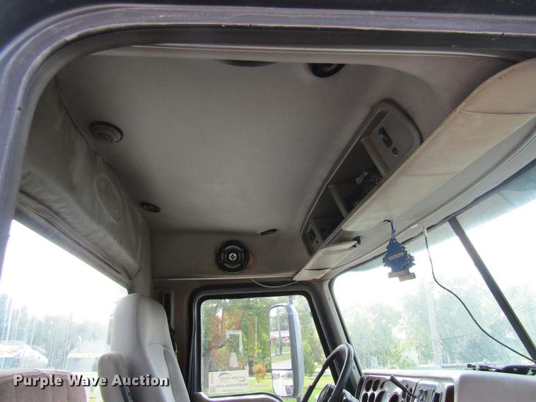 image for item DE5858 2007 Mack CXN613 semi truck